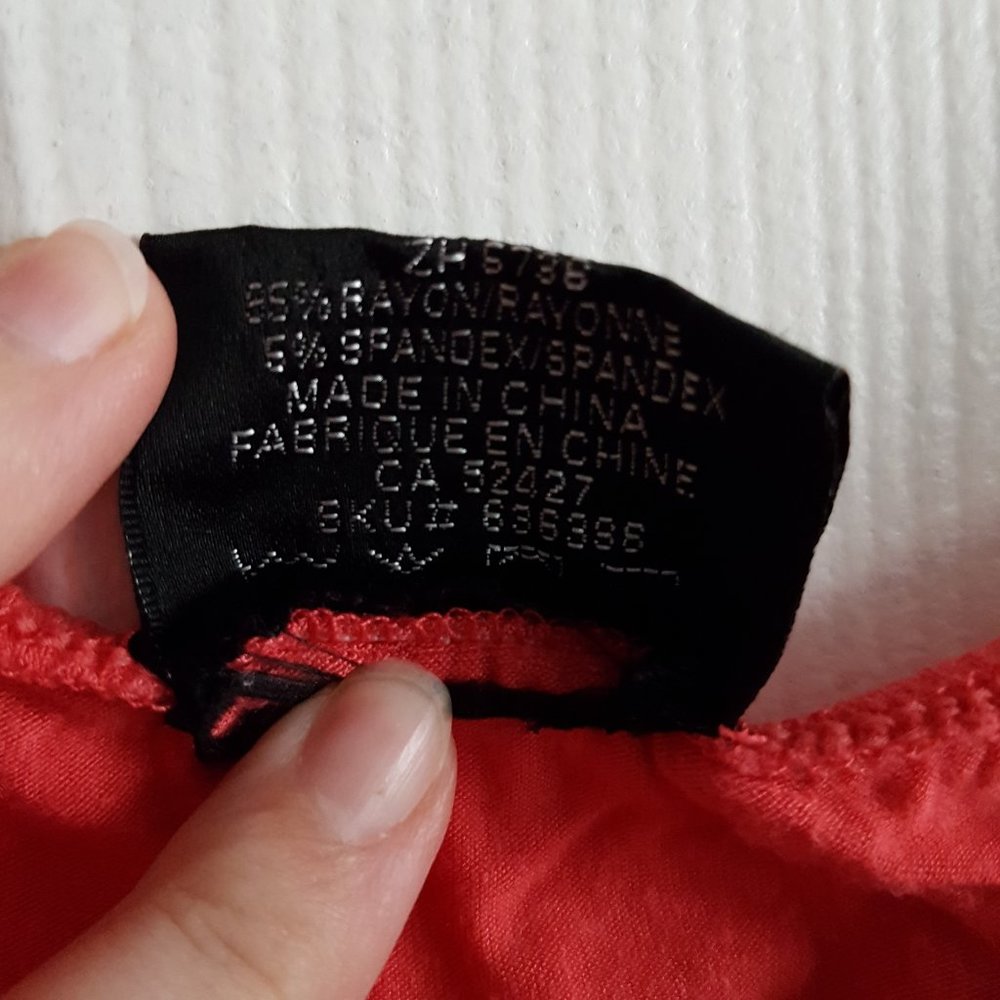 Beautiful Neckline Tank Top - Picture 5 of 5